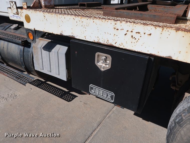 image for item GD9812 1999 International 8100 scale truck