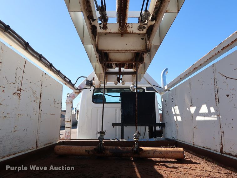 image for item GD9812 1999 International 8100 scale truck