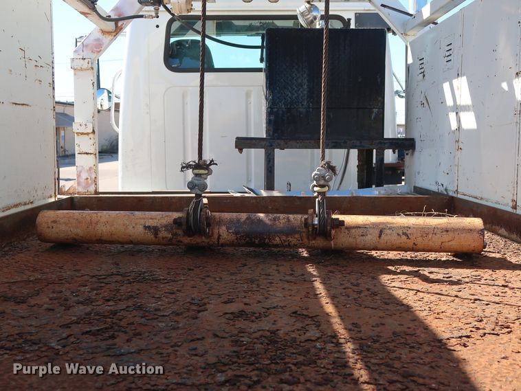 image for item GD9812 1999 International 8100 scale truck