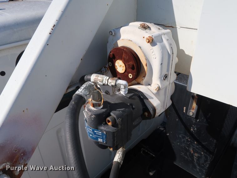 image for item GD9812 1999 International 8100 scale truck