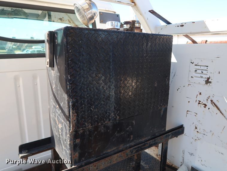 image for item GD9812 1999 International 8100 scale truck