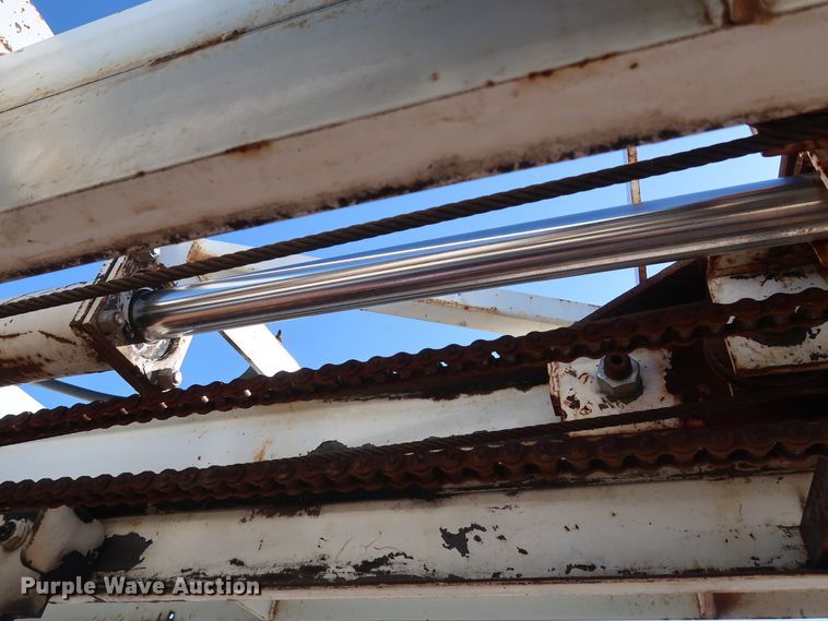 image for item GD9812 1999 International 8100 scale truck