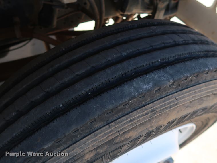 image for item GD9812 1999 International 8100 scale truck