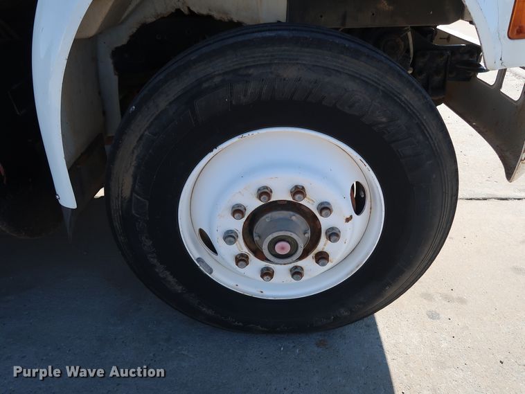 image for item GD9812 1999 International 8100 scale truck