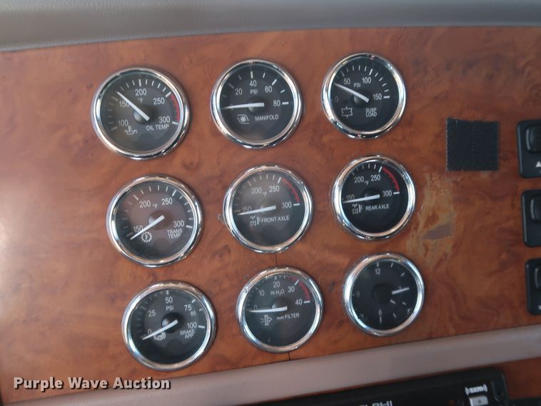 image for item GD9867 2007 Peterbilt 379 semi truck