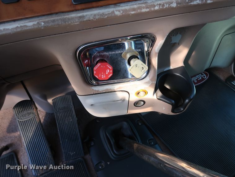 image for item GD9867 2007 Peterbilt 379 semi truck