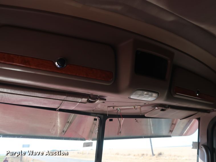 image for item GD9867 2007 Peterbilt 379 semi truck