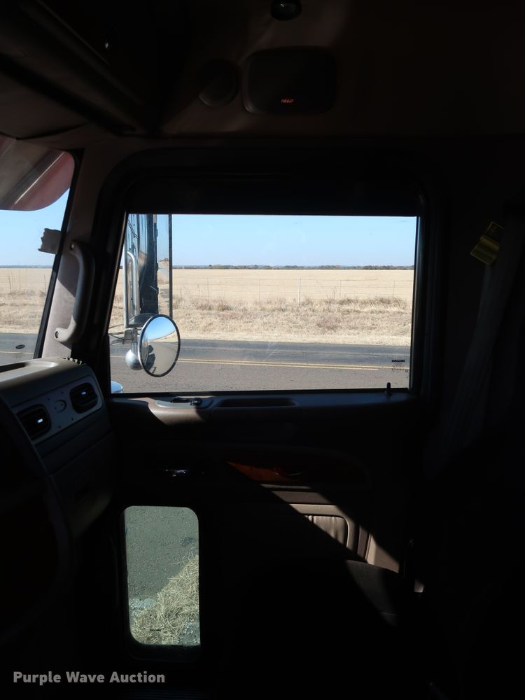 image for item GD9867 2007 Peterbilt 379 semi truck