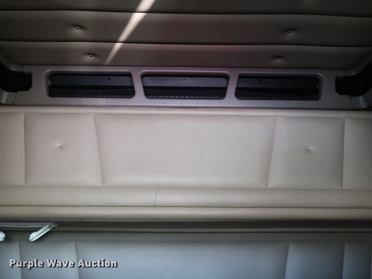 image for item GD9867 2007 Peterbilt 379 semi truck