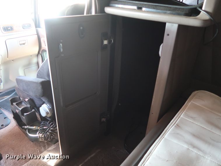 image for item GD9867 2007 Peterbilt 379 semi truck