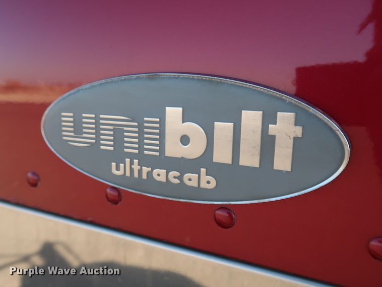 image for item GD9867 2007 Peterbilt 379 semi truck