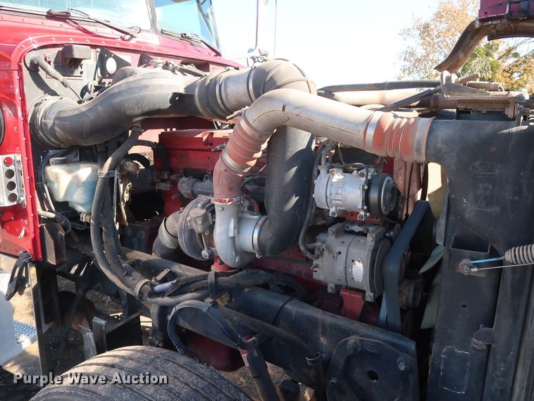 image for item GD9867 2007 Peterbilt 379 semi truck