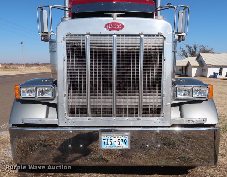 image for item GD9867 2007 Peterbilt 379 semi truck