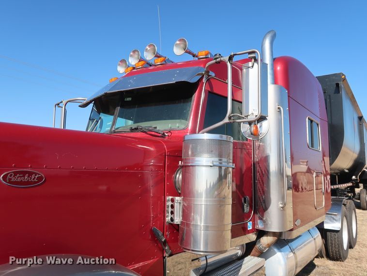 image for item GD9867 2007 Peterbilt 379 semi truck