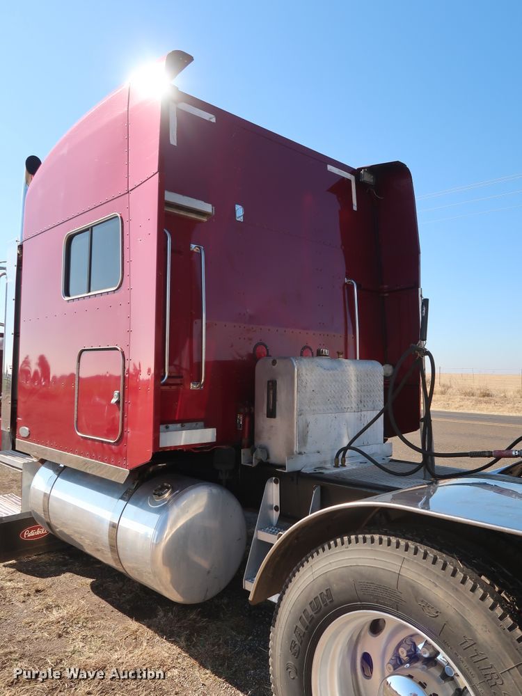 image for item GD9867 2007 Peterbilt 379 semi truck