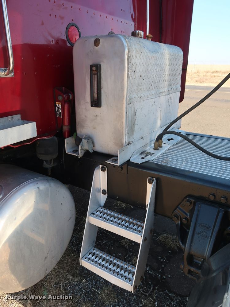 image for item GD9867 2007 Peterbilt 379 semi truck