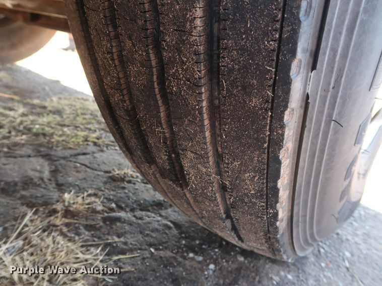 image for item GD9867 2007 Peterbilt 379 semi truck