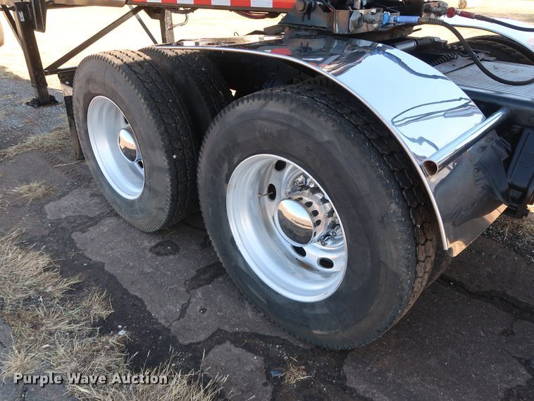 image for item GD9867 2007 Peterbilt 379 semi truck