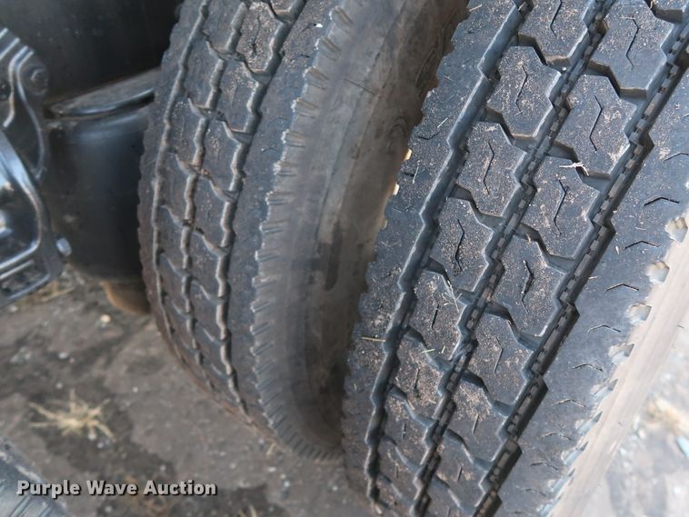 image for item GD9867 2007 Peterbilt 379 semi truck