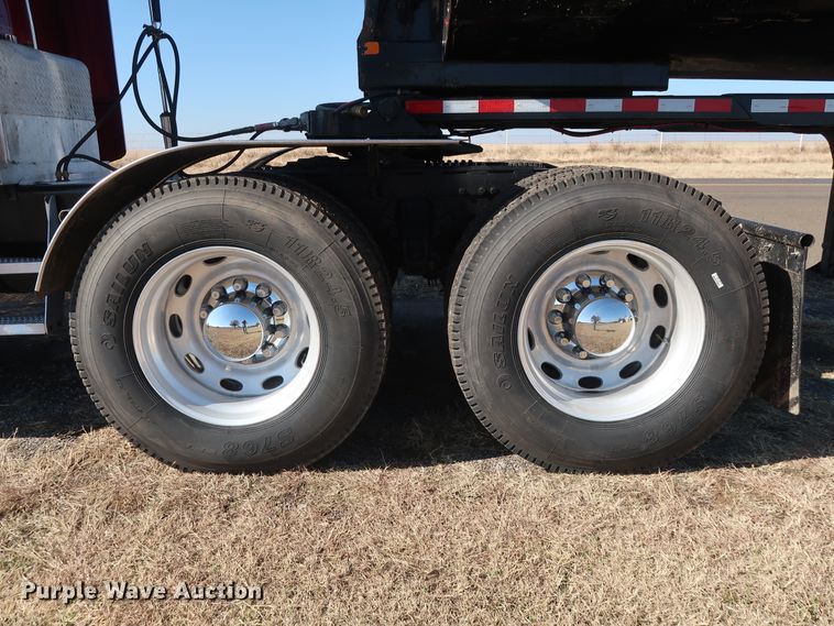 image for item GD9867 2007 Peterbilt 379 semi truck