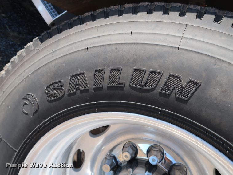 image for item GD9867 2007 Peterbilt 379 semi truck