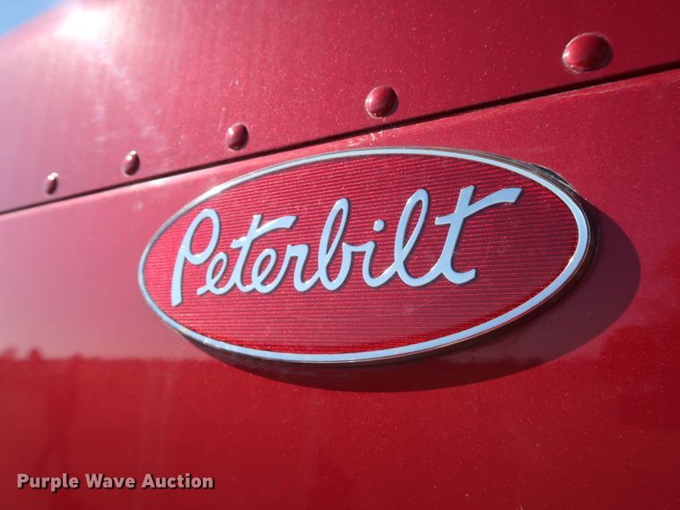 image for item GD9867 2007 Peterbilt 379 semi truck