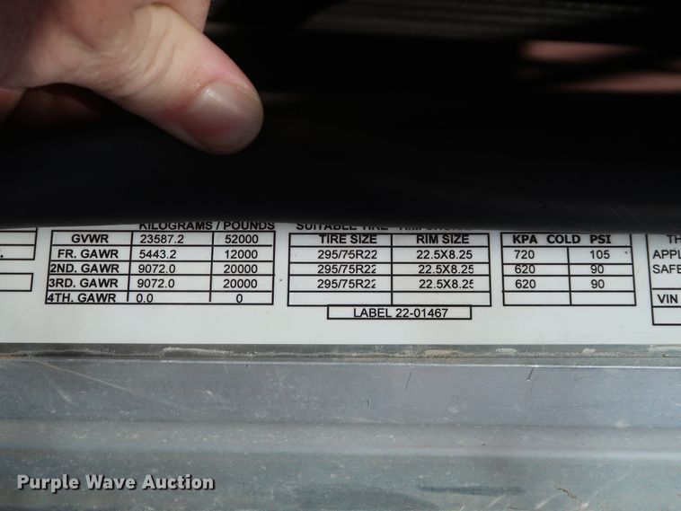 image for item GD9867 2007 Peterbilt 379 semi truck