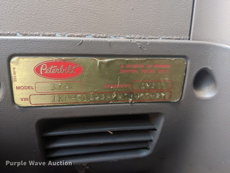 image for item GD9867 2007 Peterbilt 379 semi truck