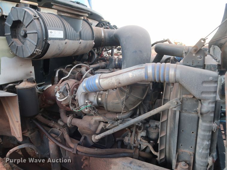 image for item GD9881 2007 Mack CXN613 truck cab and chassis