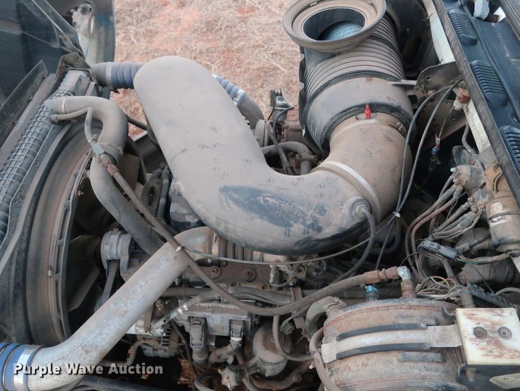 image for item GD9881 2007 Mack CXN613 truck cab and chassis