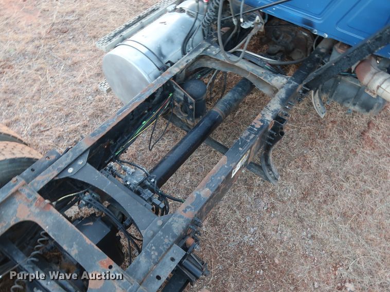 image for item GD9881 2007 Mack CXN613 truck cab and chassis