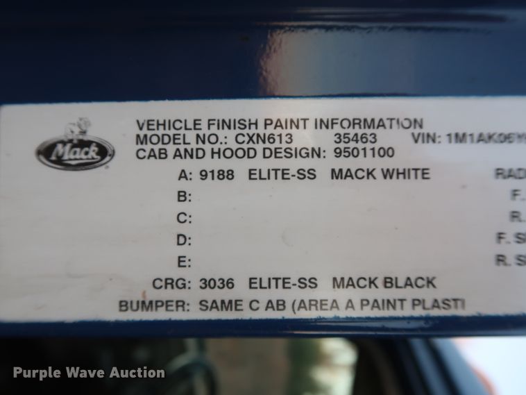 image for item GD9881 2007 Mack CXN613 truck cab and chassis