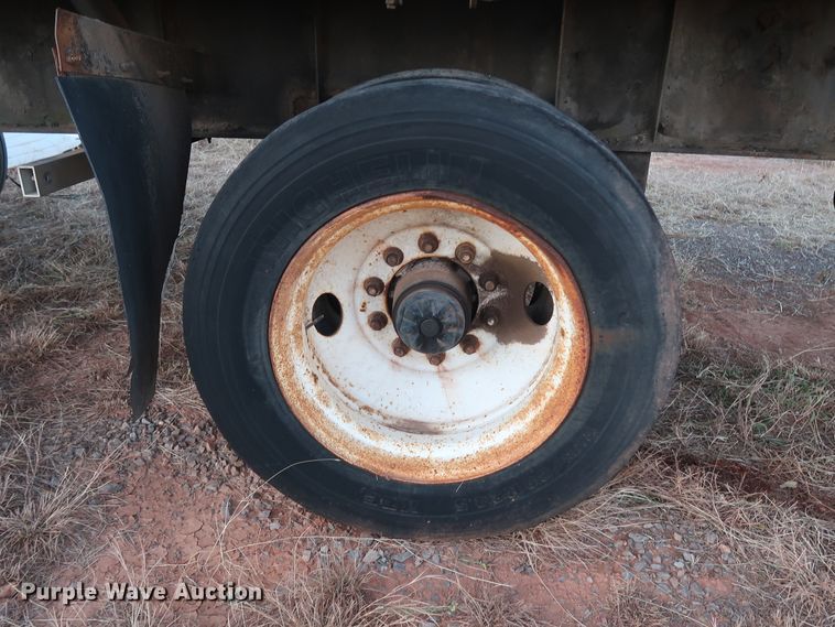 image for item GD9884 1995 Wabash flatbed trailer