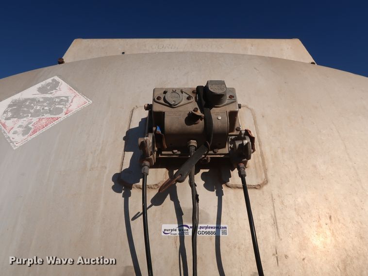 image for item GD9886 1969 Gorbett Bros. 527201 14983 tank trailer