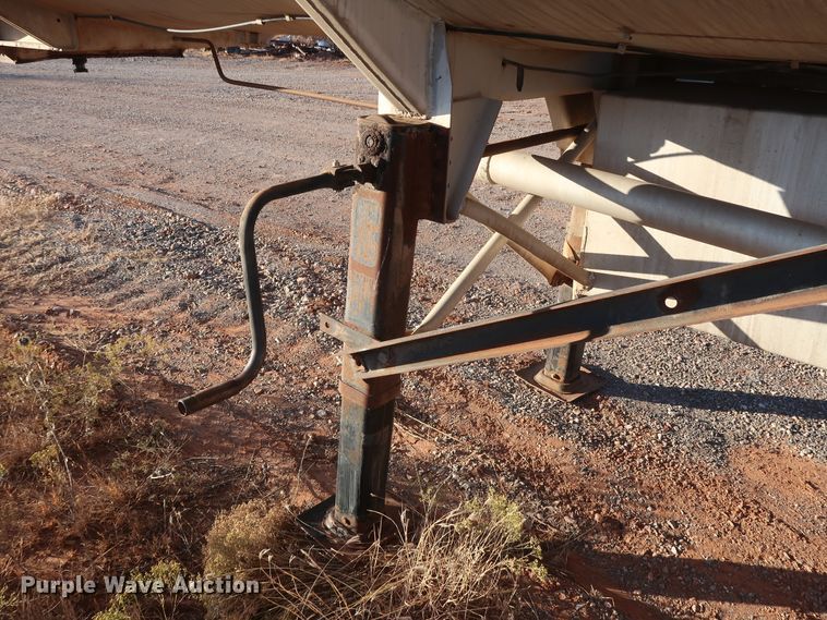 image for item GD9886 1969 Gorbett Bros. 527201 14983 tank trailer