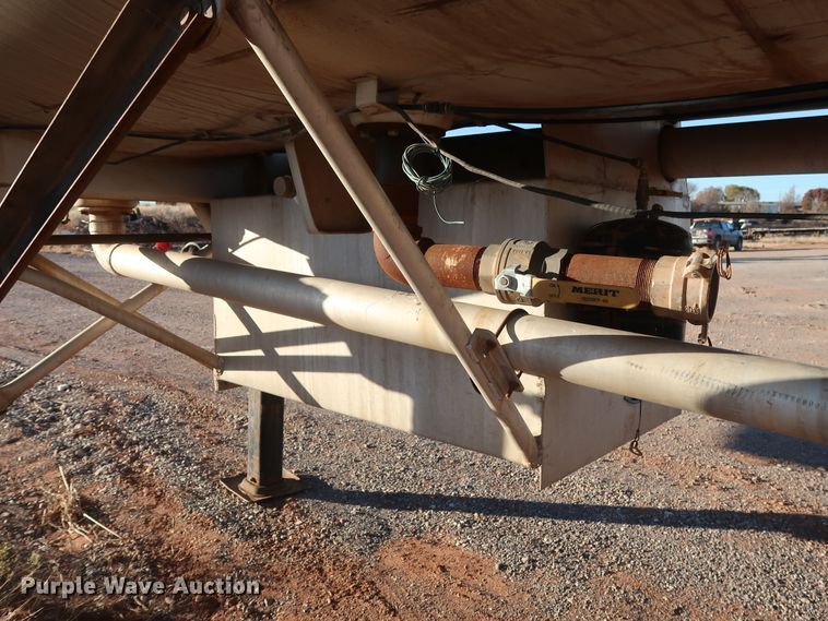 image for item GD9886 1969 Gorbett Bros. 527201 14983 tank trailer