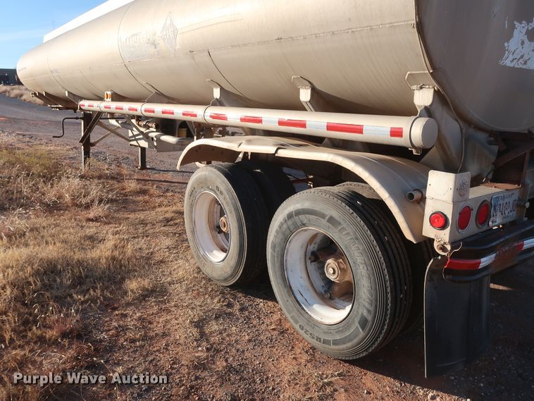 image for item GD9886 1969 Gorbett Bros. 527201 14983 tank trailer