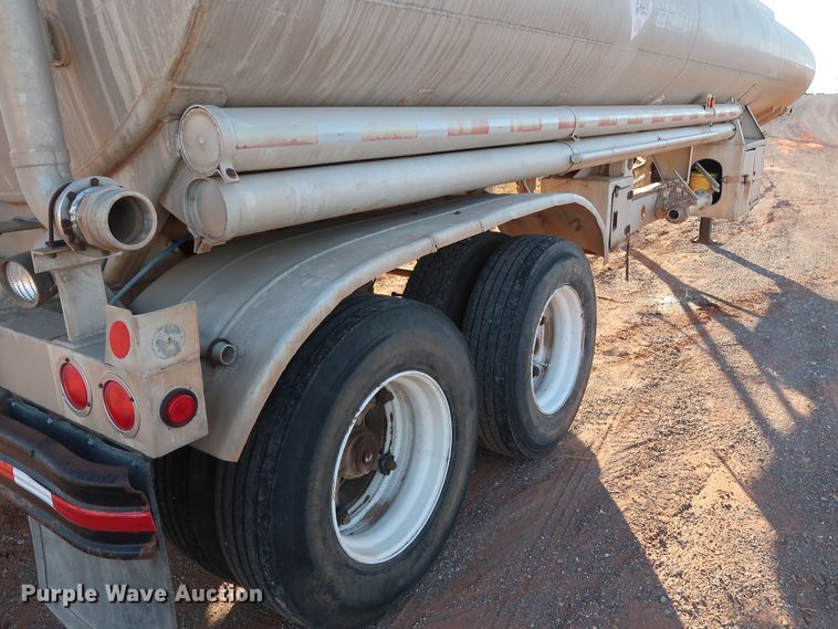 image for item GD9886 1969 Gorbett Bros. 527201 14983 tank trailer