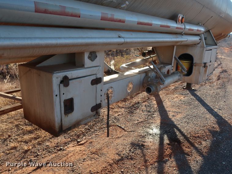 image for item GD9886 1969 Gorbett Bros. 527201 14983 tank trailer