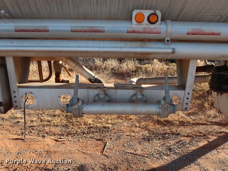 image for item GD9886 1969 Gorbett Bros. 527201 14983 tank trailer