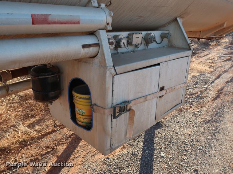 image for item GD9886 1969 Gorbett Bros. 527201 14983 tank trailer