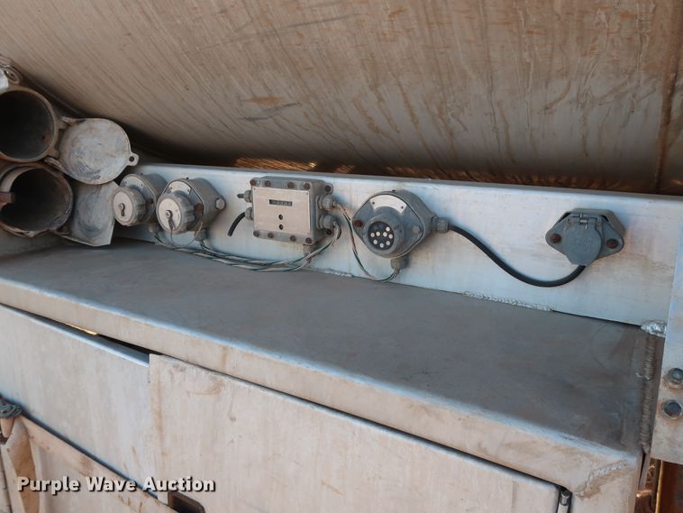 image for item GD9886 1969 Gorbett Bros. 527201 14983 tank trailer