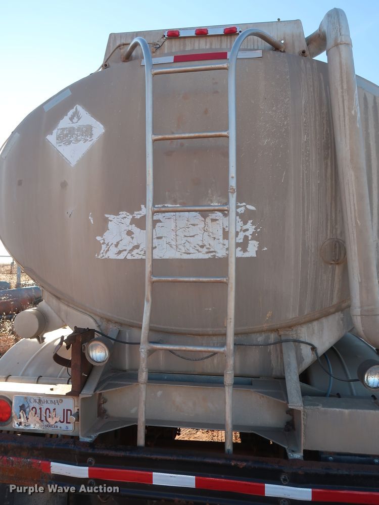 image for item GD9886 1969 Gorbett Bros. 527201 14983 tank trailer