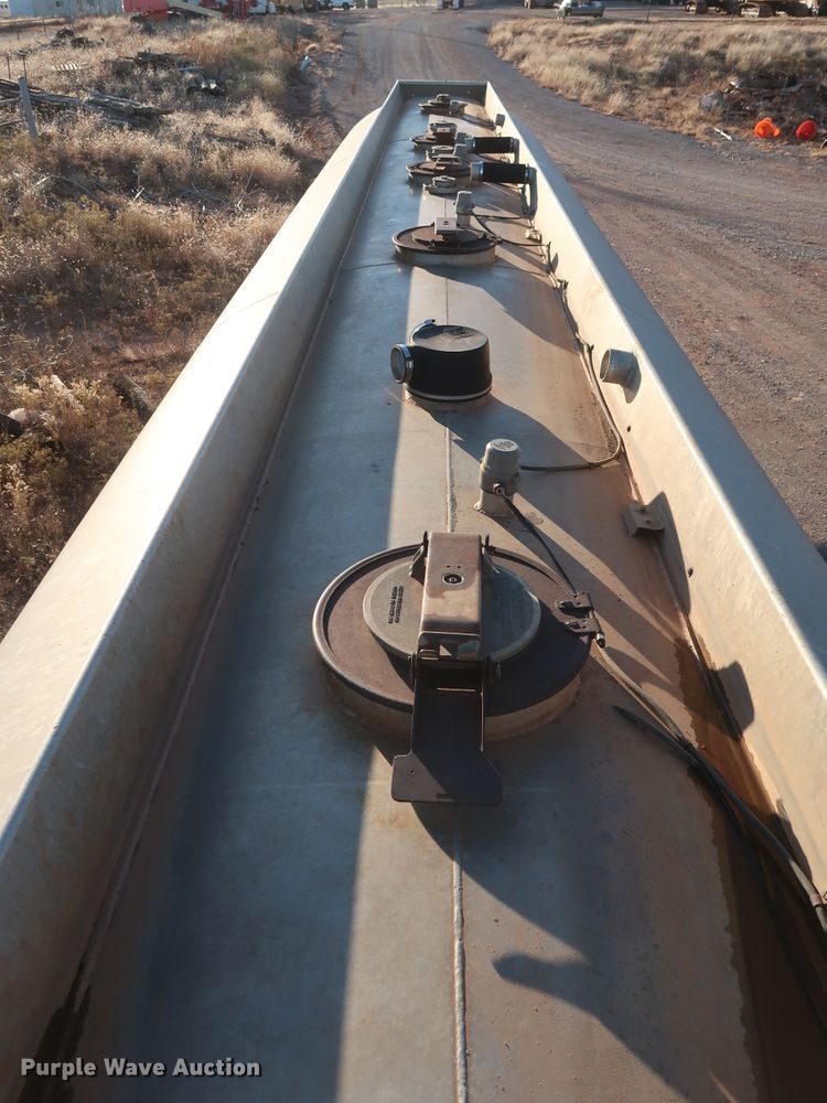 image for item GD9886 1969 Gorbett Bros. 527201 14983 tank trailer