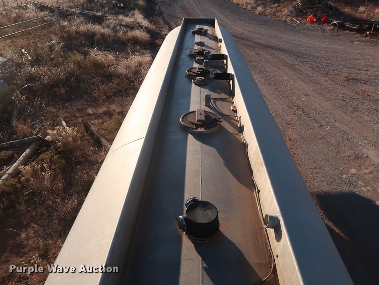 image for item GD9886 1969 Gorbett Bros. 527201 14983 tank trailer