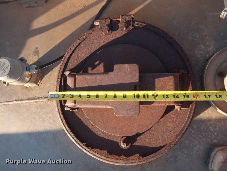 image for item GD9886 1969 Gorbett Bros. 527201 14983 tank trailer