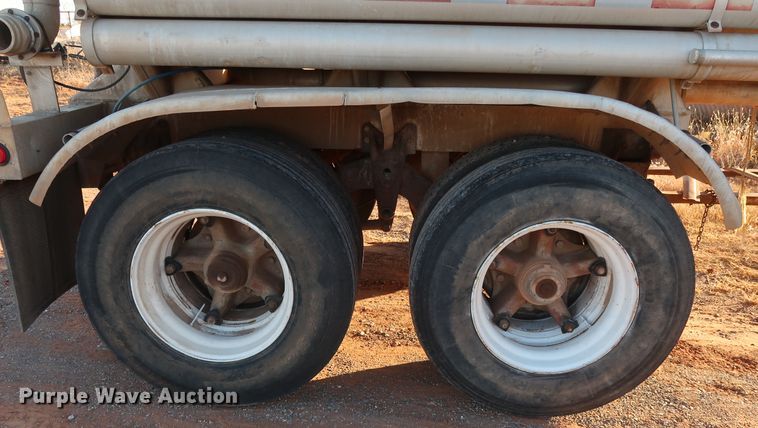 image for item GD9886 1969 Gorbett Bros. 527201 14983 tank trailer