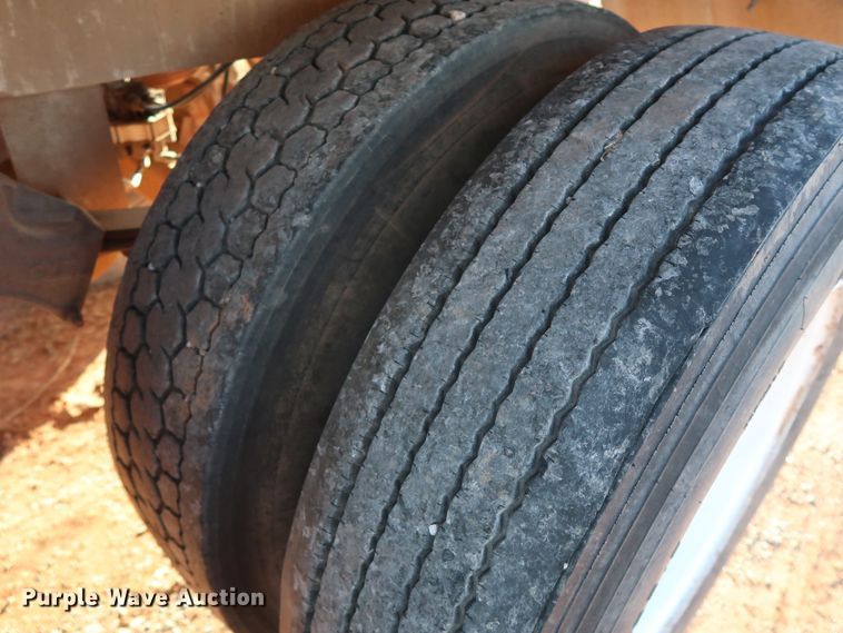 image for item GD9886 1969 Gorbett Bros. 527201 14983 tank trailer