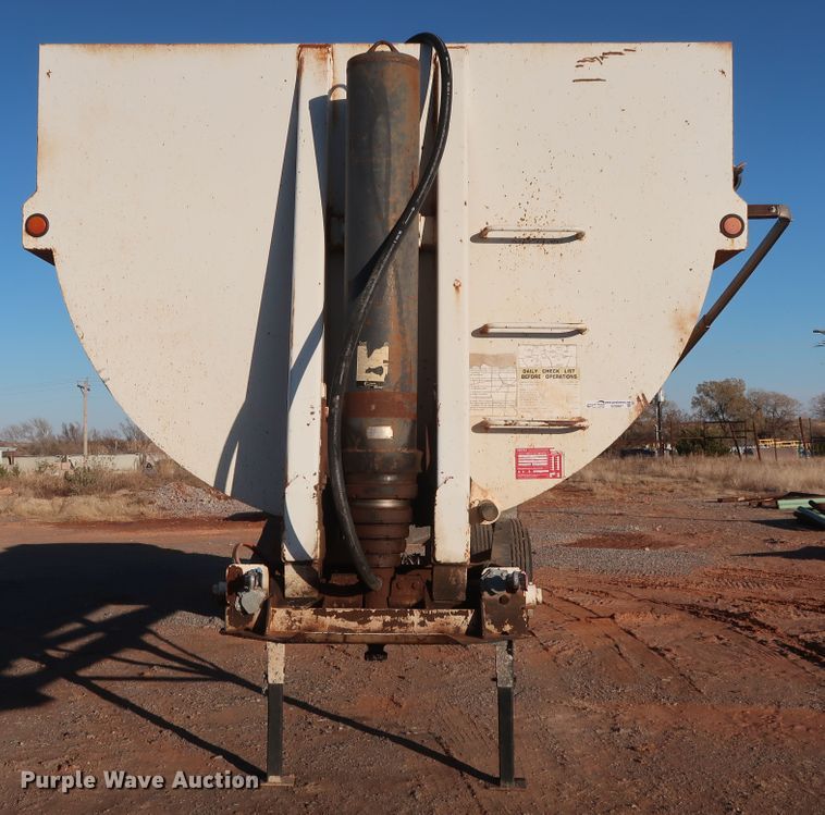 image for item GD9887 2004 Clement Rockstar end dump trailer