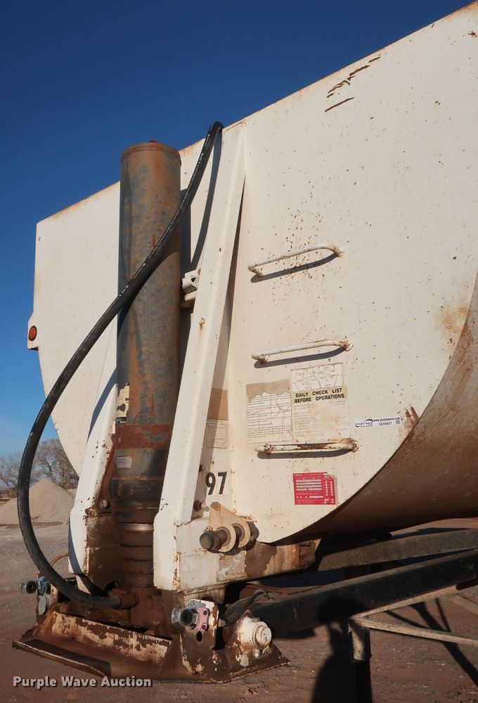 image for item GD9887 2004 Clement Rockstar end dump trailer